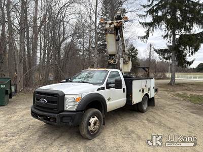 Altec AT235, 40 ft, Articulating & Telescopic Non-Insulated Bucket Truck