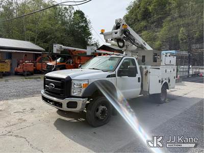Altec AT235, 40 ft, Articulating & Telescopic Non-Insulated Bucket Truck