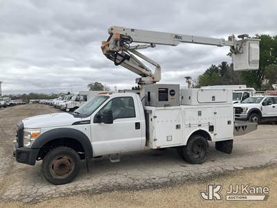 Altec AT235, 40 ft, Articulating & Telescopic Non-Insulated Bucket Truck