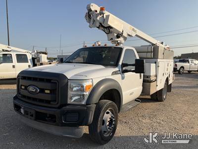 Altec AT200-A, 35 ft, Articulating & Telescopic Non-Insulated Bucket Truck