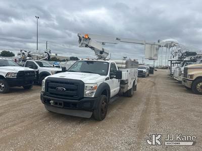 Altec AT200-A, 35 ft, Telescopic Non-Insulated Bucket Truck