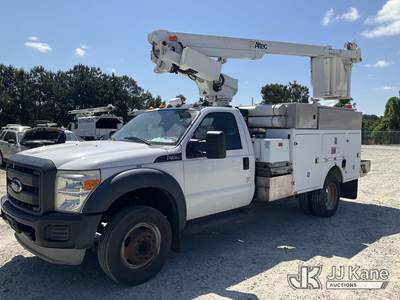 Altec AT200-A, 35 ft, Telescopic Non-Insulated Bucket Truck