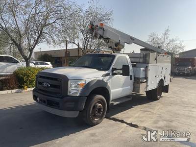 Altec AT200A, 35 ft, Articulating & Telescopic Non-Insulated Bucket Truck