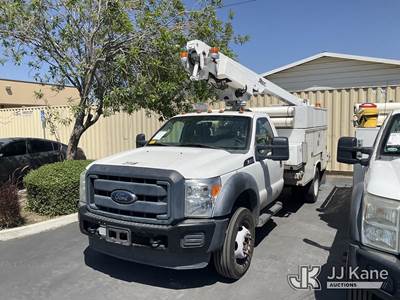 Altec AT200A, 35 ft, Articulating & Telescopic Bucket Truck
