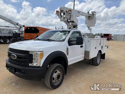 Altec AT200-A, 35 ft, Telescopic Non-Insulated Bucket Truck