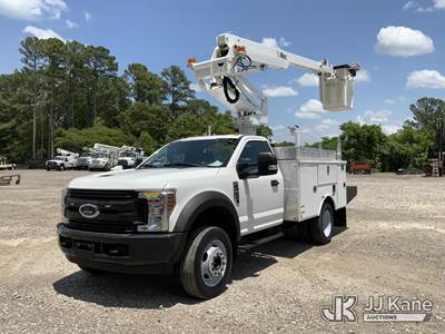 Altec AT235, 40 ft, Articulating & Telescopic Non-Insulated Bucket Truck