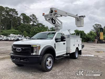 Altec AT235, 40 ft, Articulating & Telescopic Non-Insulated Bucket Truck