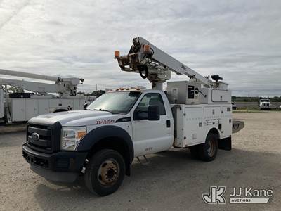 Altec AT235, 40 ft, Articulating & Telescopic Non-Insulated Bucket Truck