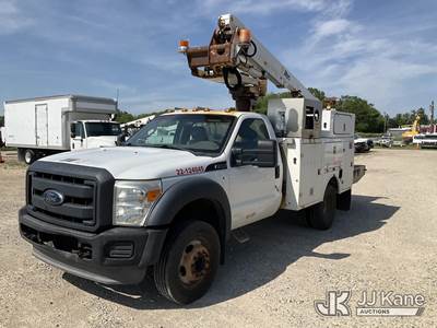 Altec AT235, 40 ft, Articulating & Telescopic Non-Insulated Bucket Truck