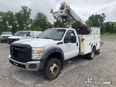 Altec AT235, 40 ft, Articulating & Telescopic Non-Insulated Bucket Truck