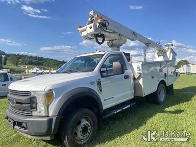 Altec AT235-P, 40 ft, Articulating & Telescopic Non-Insulated Bucket Truck