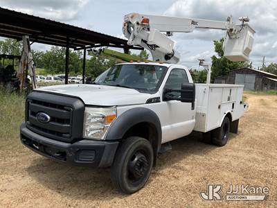 Altec AT200-A, 35 ft, Telescopic Non-Insulated Bucket Truck