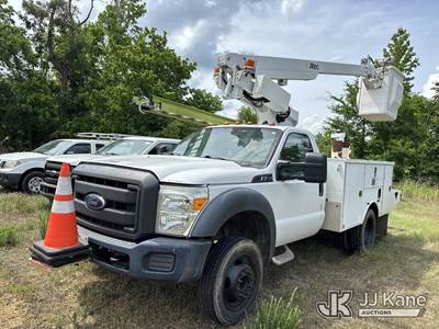 Altec AT200-A, 35 ft, Telescopic Non-Insulated Bucket Truck