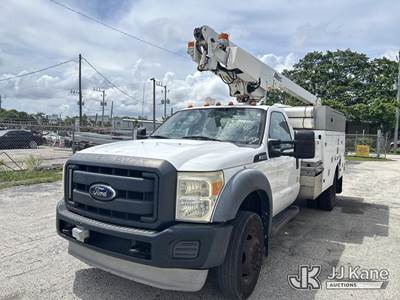 Altec AT200-A, 35 ft, Telescopic Non-Insulated Bucket Truck