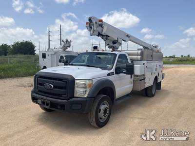 Altec 200A, 36 ft, Telescopic Non-Insulated Bucket Truck