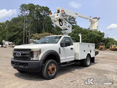 Altec AT235, 40 ft, Articulating & Telescopic Non-Insulated Bucket Truck