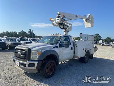 Altec AT235, 40 ft, Articulating & Telescopic Bucket Truck