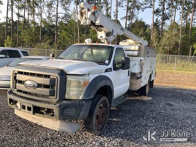 Altec AT200A, 35 ft, Telescopic Non-Insulated Bucket Truck