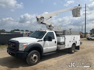 Altec AT200-A, 35 ft, Telescopic Non-Insulated Bucket Truck