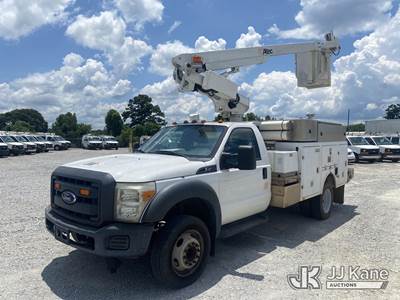 Altec AT200A, 35 ft, Telescopic Non-Insulated Bucket Truck