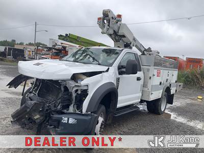 Altec 200A, 35 ft, Articulating & Telescopic Bucket Truck