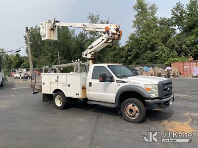 Altec AT235, 40 ft, Articulating & Telescopic Non-Insulated Bucket Truck