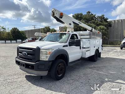 Versalift -, Telescopic Non-Insulated Bucket Truck