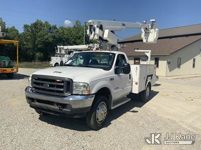 Altec AT200A, 35 ft, Articulating & Telescopic Non-Insulated Bucket Truck