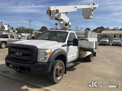 Altec AT200-A, 35 ft, Telescopic Non-Insulated Bucket Truck