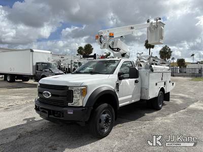 Altec AT200A, 35 ft, Telescopic Insulated Bucket Truck