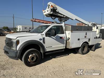 Altec AT235, 40 ft, Articulating & Telescopic Non-Insulated Bucket Truck