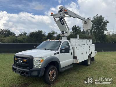 Altec AT235, 40 ft, Articulating & Telescopic Non-Insulated Bucket Truck