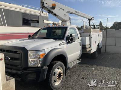 Versalift TEL29N-03, Articulating & Telescopic Non-Insulated Bucket Truck
