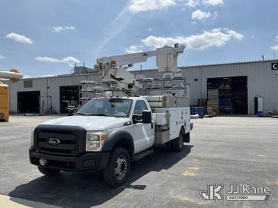 Altec AT200A, 35 ft, Articulating & Telescopic Non-Insulated Bucket Truck