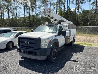 Altec AT200A, 35 ft, Telescopic Non-Insulated Bucket Truck