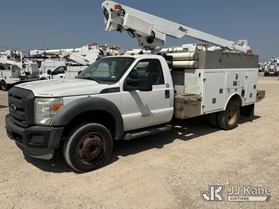 Altec AT200-A, 35 ft, Articulating & Telescopic Non-Insulated Bucket Truck