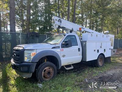 Altec AT200-A, 35 ft, Telescopic Non-Insulated Bucket Truck