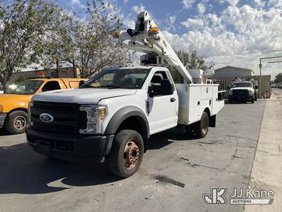 Altec AT335, 40 ft, Articulating & Telescopic Bucket Truck