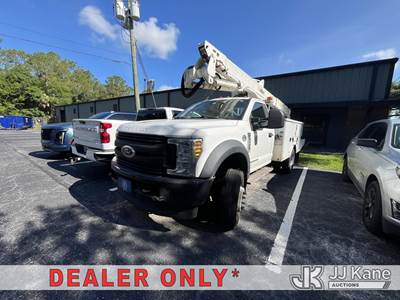 Ford F-550 Boom / Bucket Truck