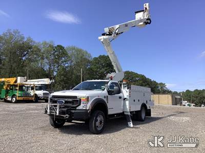 Altec AT41-MH, 46 ft, Articulating & Telescopic Material Handling Bucket Truck