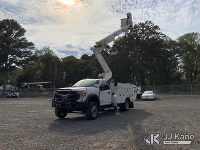 Altec AT41-MH, 46 ft, Articulating & Telescopic Material Handling Bucket Truck