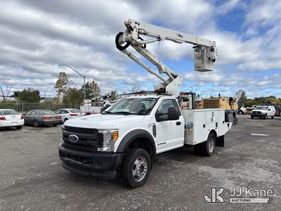 Altec AT40G, 45 ft, Articulating & Telescopic Bucket Truck