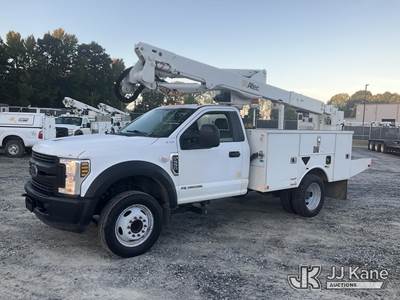 Altec AT40G, 45 ft, Articulating & Telescopic Bucket Truck