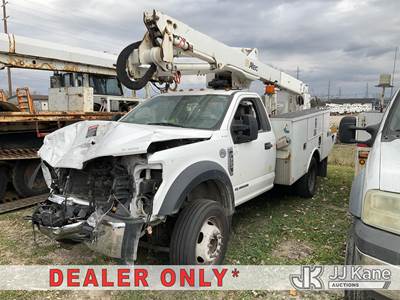 Altec AT40G, 45 ft, Articulating & Telescopic Bucket Truck