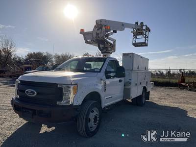 Altec AT235-P, 040 ft, Articulating & Telescopic Bucket Truck