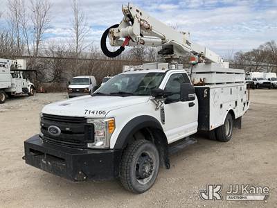 Altec AT40G, 45 ft, Articulating & Telescopic Bucket Truck