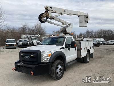 Altec AT40G, 45 ft, Articulating & Telescopic Bucket Truck