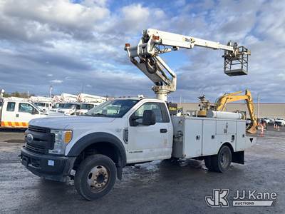Altec AT235-P, 40 ft, Articulating & Telescopic Non-Insulated Bucket Truck