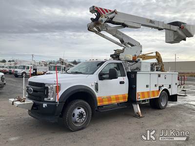 Altec AT41M, 45 ft, Articulating & Telescopic Material Handling Bucket Truck