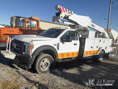 Altec AT41M, 45 ft, Articulating & Telescopic Material Handling Bucket Truck